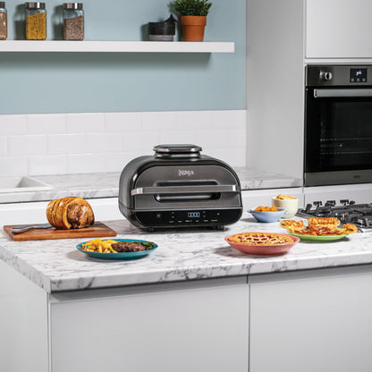 Ninja Foodi MAX Grill & Air Fryer avec Sonde de Cuisson Numérique, 5,7L, 6 Fonctions de Cuisson, Air Fry, Grille, Cuit, Rotis et bien plus, Pièces Lavables au Lave-vaisselle 2460W, Gris/Argent AG551EU